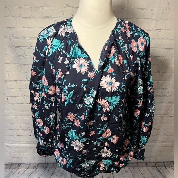 Basic Edition Women’s Navy Floral Blouse NWOT - Picture 2 of 6